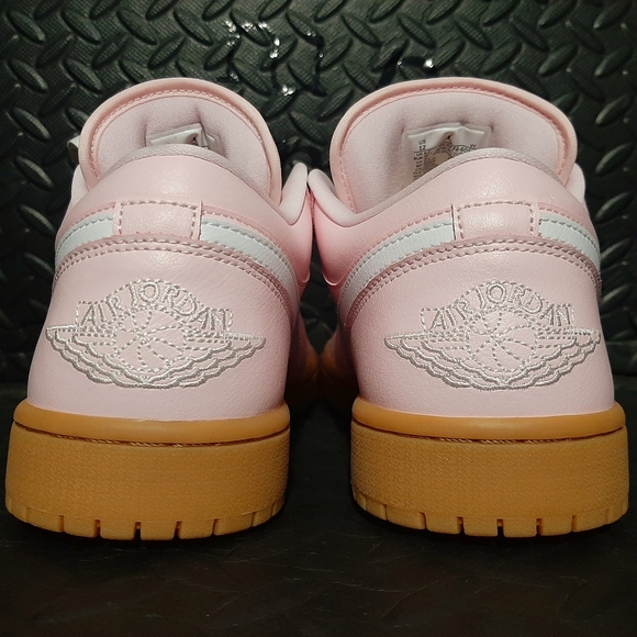Nike Wmns Air Jordan 1 Low AJ1 Arctic Pink Gum Womens DC0774-601 size 12 - Picture 4 of 6